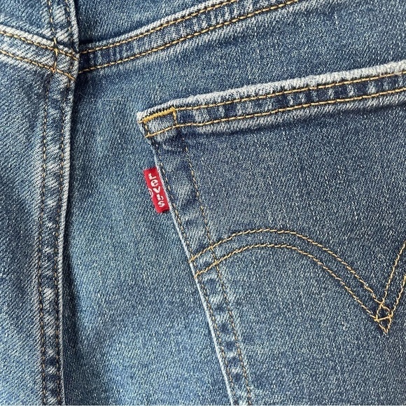 Levi's Wedgie Straight Distressed Button Fly Jeans - Picture 5 of 9